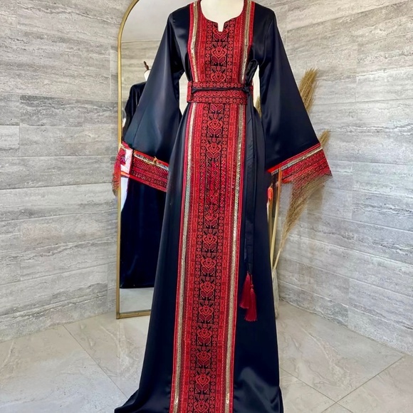 Palestinian Henna Thobe Dress - Picture 1 of 2